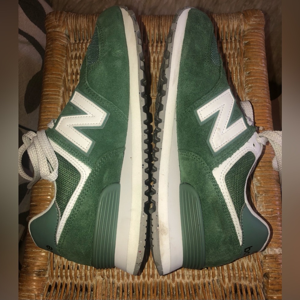 NEW BALANCE - Green & White Runners size 7 - Picture 3 of 6